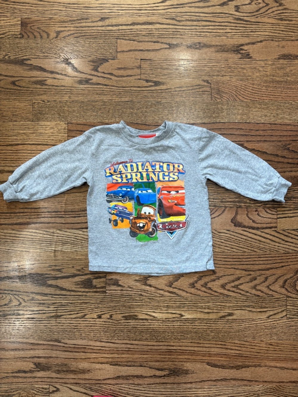 Disney Cars Gray & Red Radiator Springs and Piston Cup Kids Tops - Picture 4 of 6